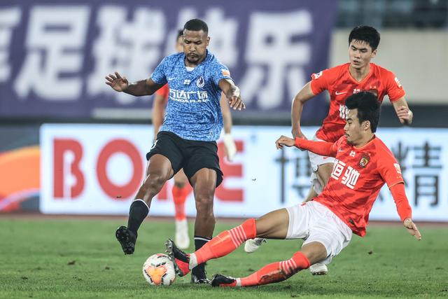 大马公开赛首日国羽6胜2负 石宇奇圣坛晋级16强